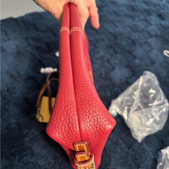 Dooney & Bourke Red Pebble Leather Shoulder Bag – Magnetic Closure - Picture 5 of 10